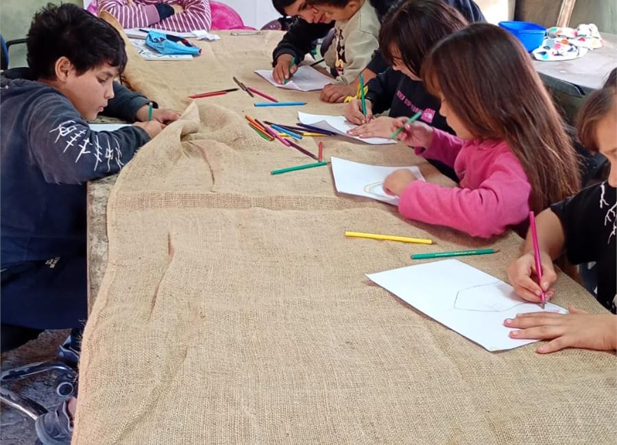 Apoyo escolar en el Centro Comunitario La Nona