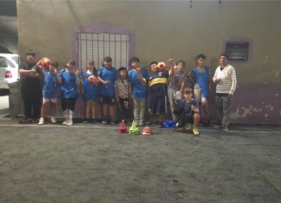 Taller de deporte y fútbol en La Nona